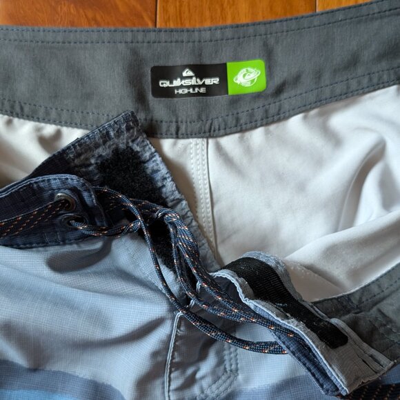 USED QuikSilver Highline Boardshorts men's size 34" - Picture 2 of 4